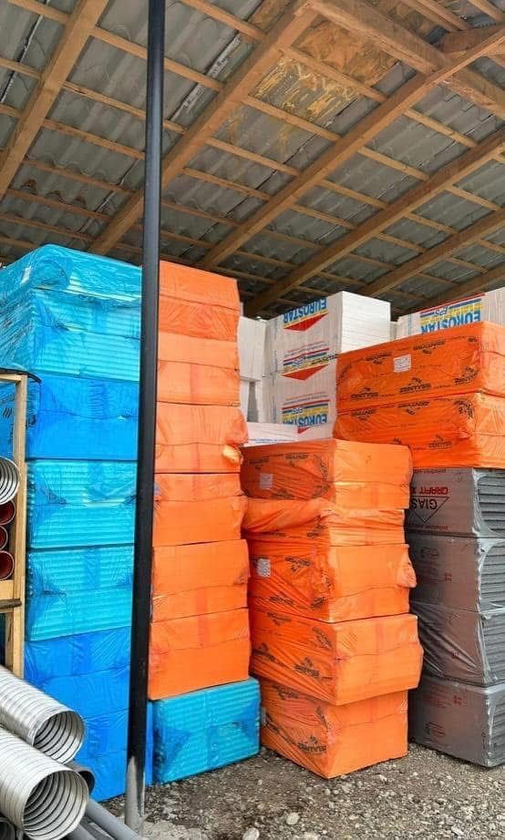 Adezivi, mortare și materiale de construcții stocate în depozitul ATLAS BETA SUD