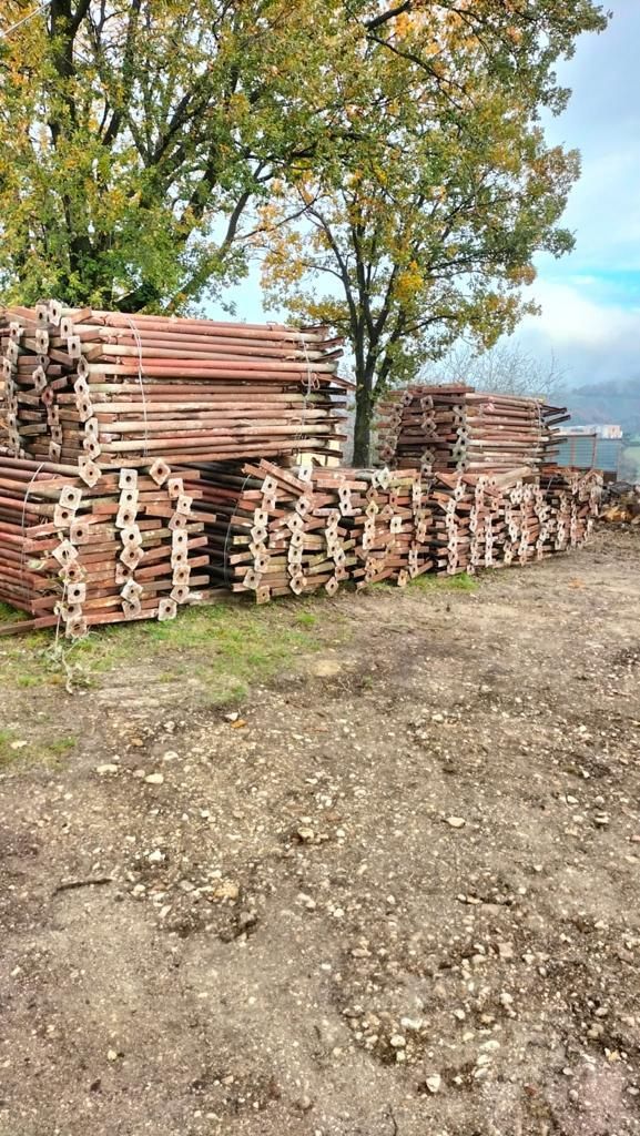 Materiale de construcții stocate în depozitul ATLAS BETA SUD, pregătite pentru livrare