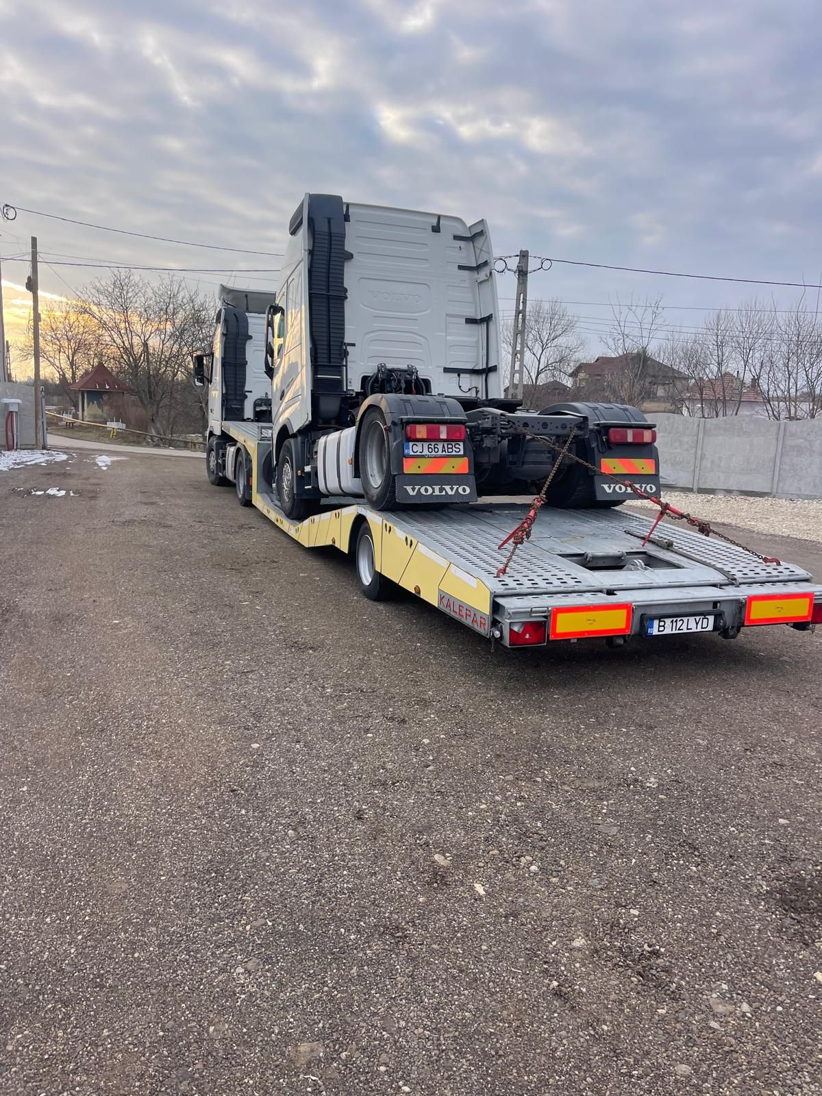 Transport cabină camion Volvo ATLAS BETA SUD pe platformă specializată