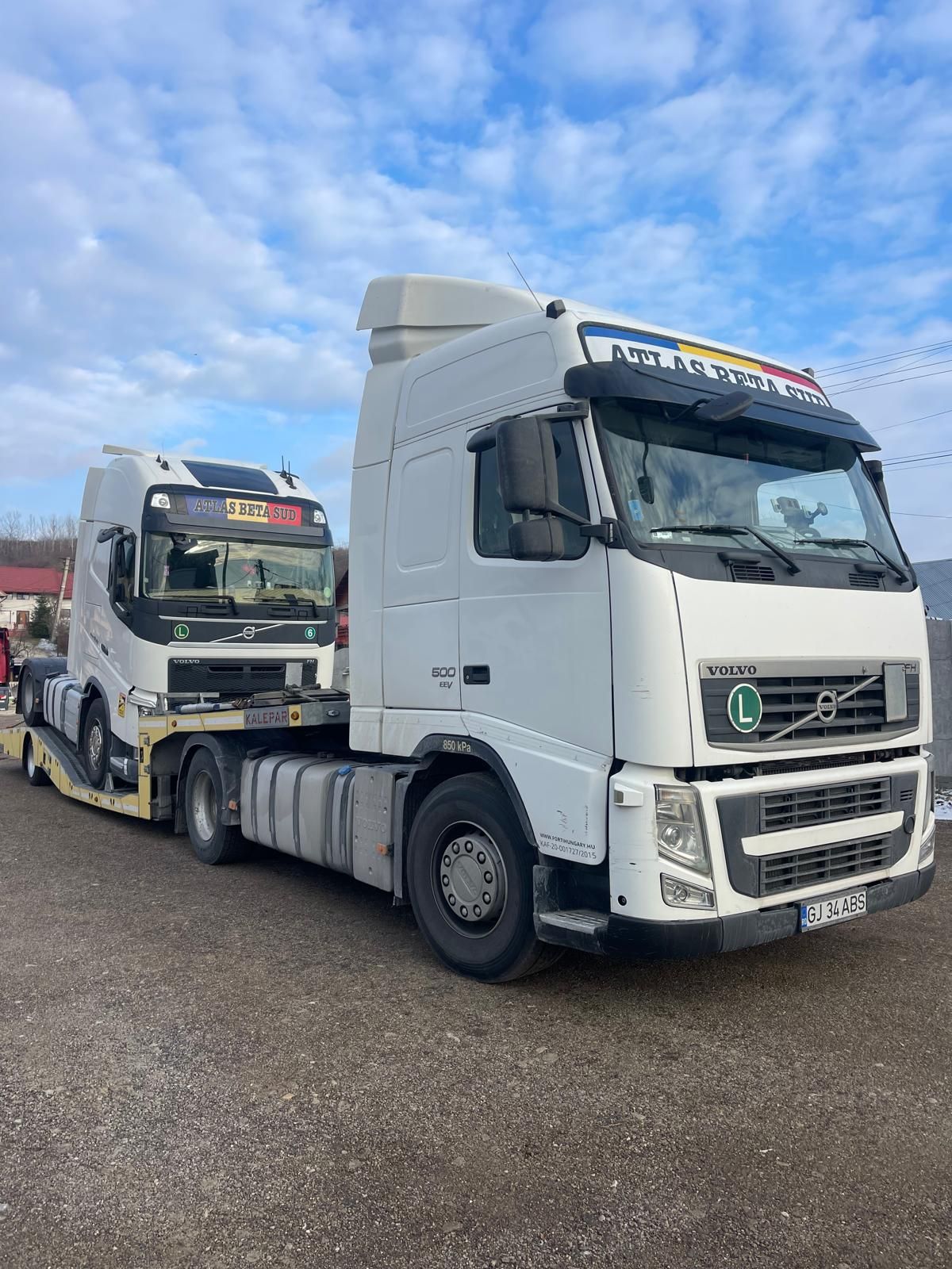 Transport specializat de cabine camioane Volvo ATLAS BETA SUD